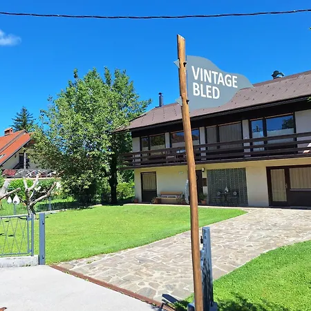 Vintage & Bureau * Bled