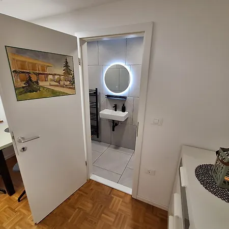 Vintage & Bureau Apartment *
